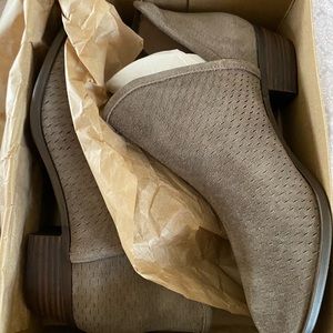 Lucky Brand Suede Bootie Size 13 W